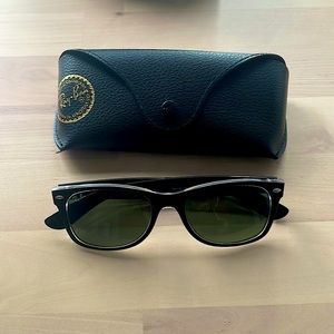 Ray-ban Wayfarer sunglasses new